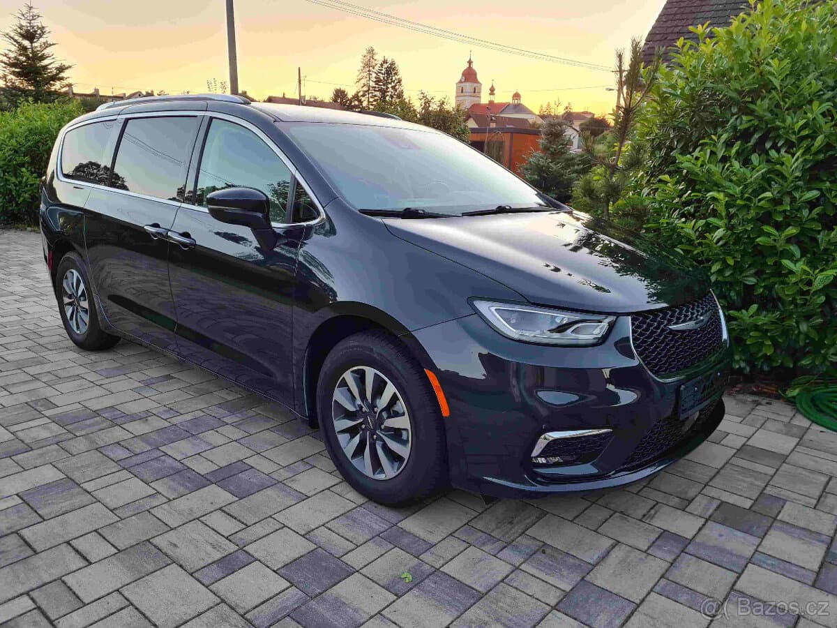 2021 Chrysler PACIFICA - 9