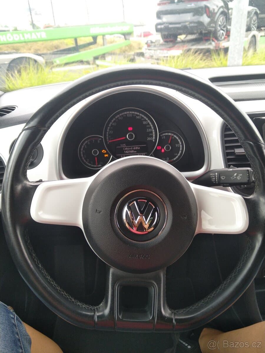 2016 Volkswagen BEETLE - 9