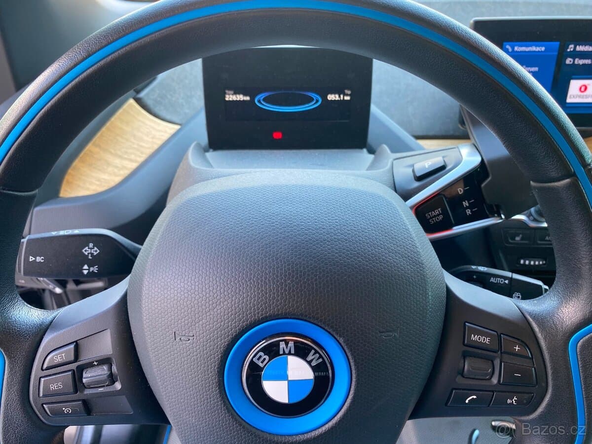 2022 BMW i3 - 9