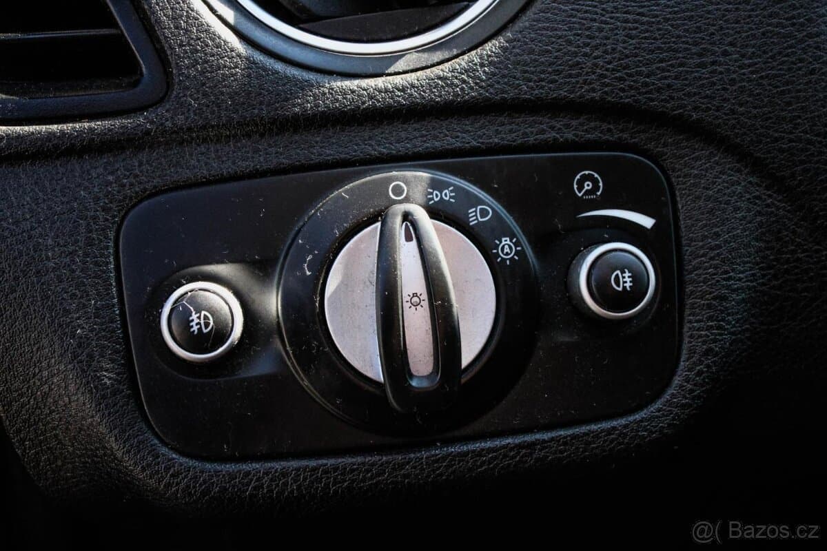 2011 Ford S-MAX - 9