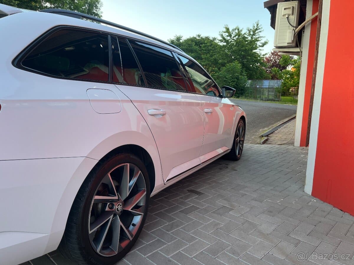 2022 Škoda SUPERB - 9