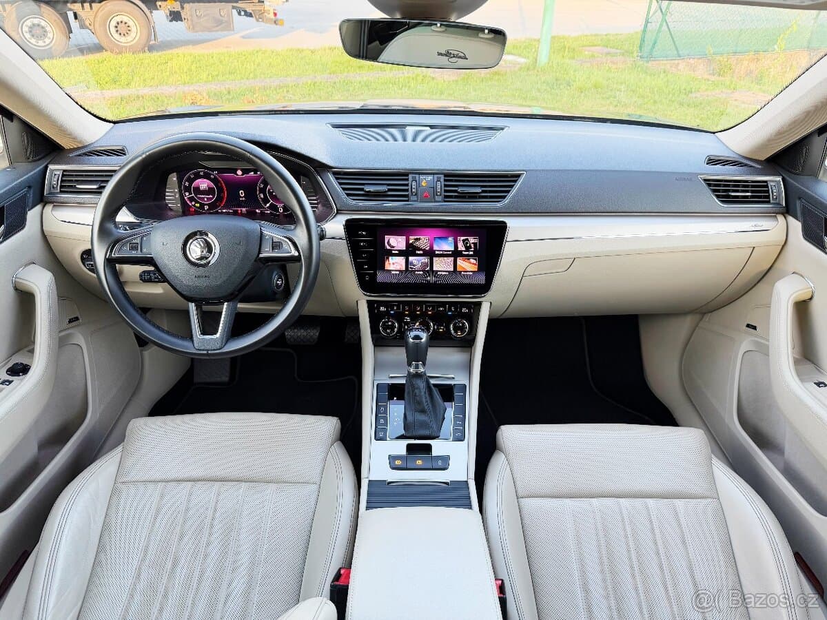 2019 Škoda SUPERB - 9