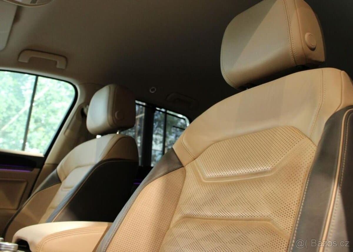 2018 Volkswagen TOUAREG - 9