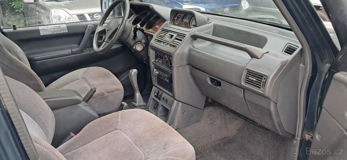 1998 Mitsubishi PAJERO - 9