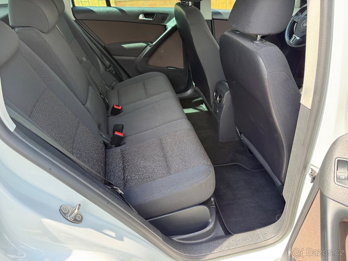 2015 Volkswagen TIGUAN - 9