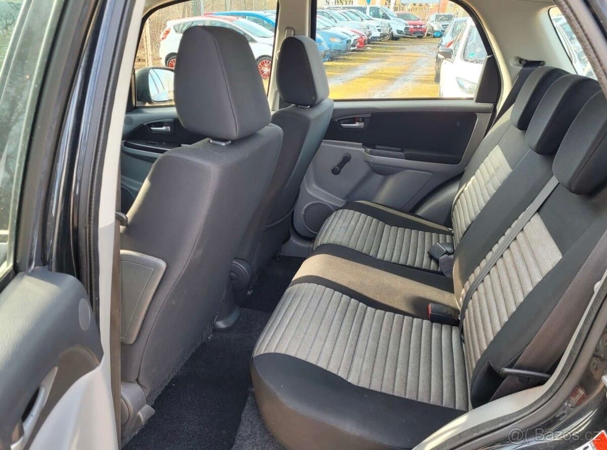 2011 Suzuki SX4 - 9
