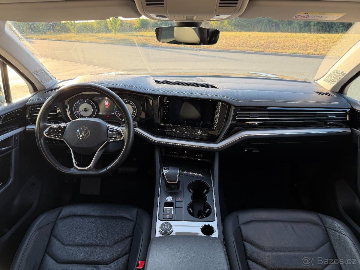 2020 Volkswagen TOUAREG - 9