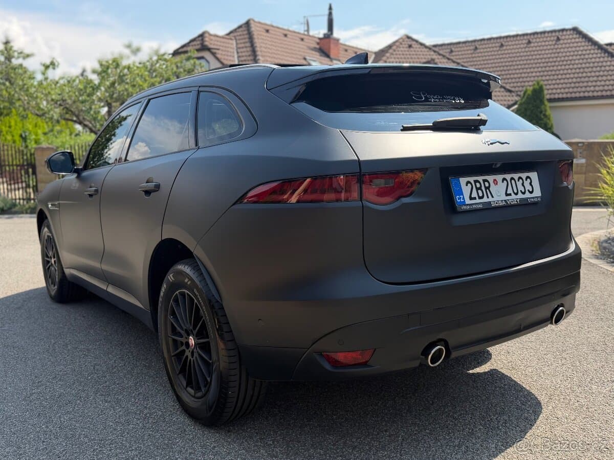 Jaguar F-PACE - 9