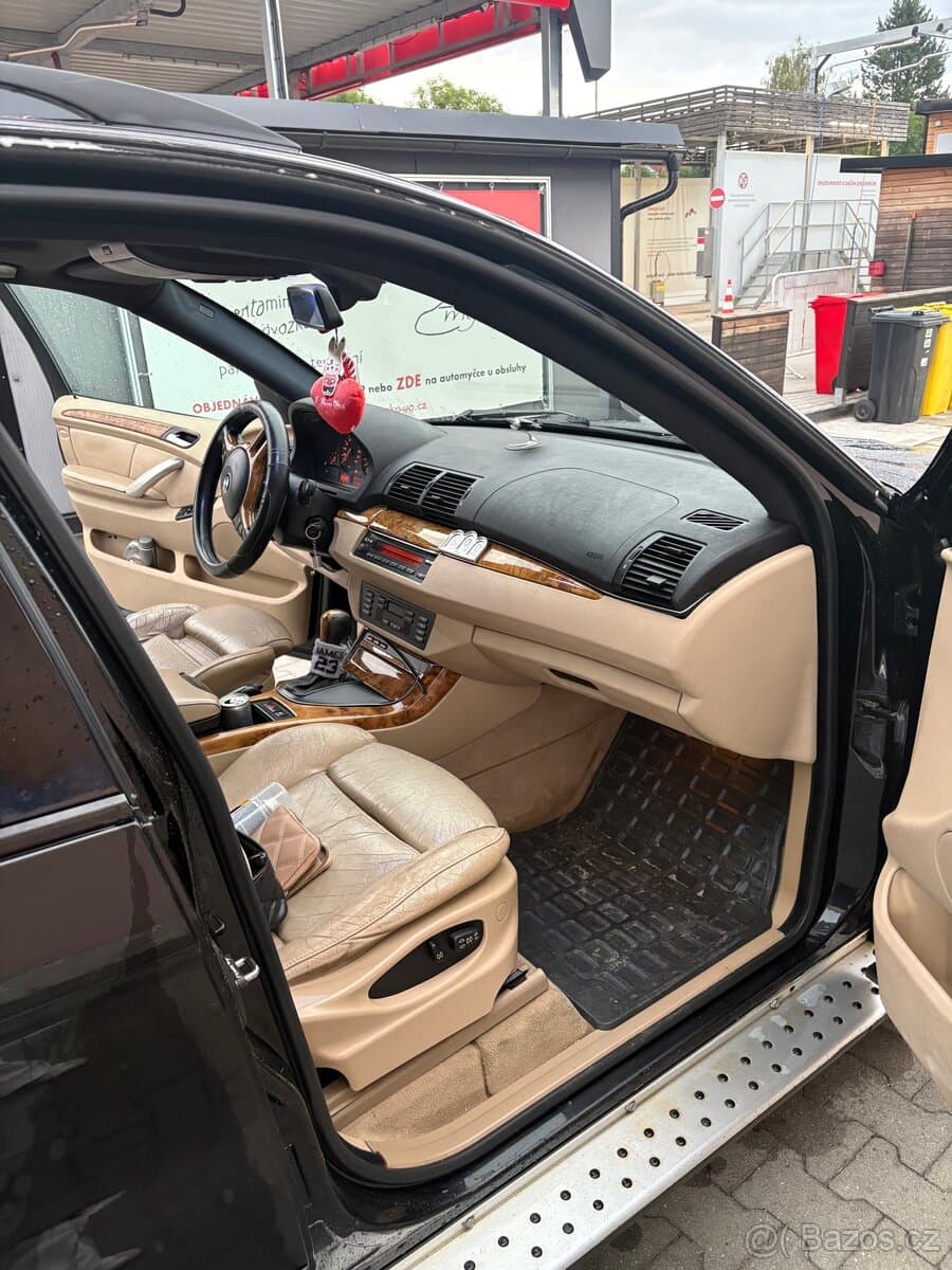 2001 BMW X5 - 9