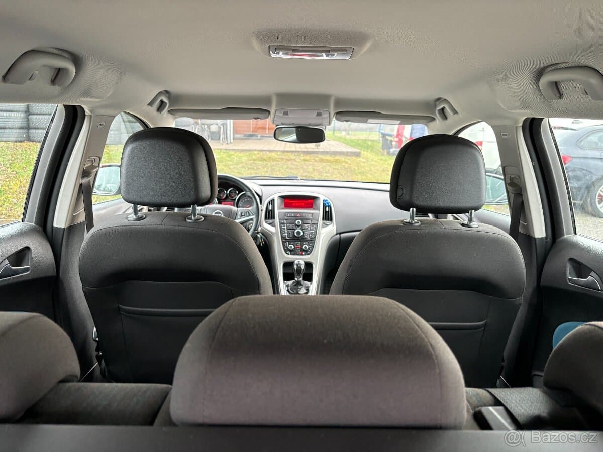 Opel ASTRA - 9