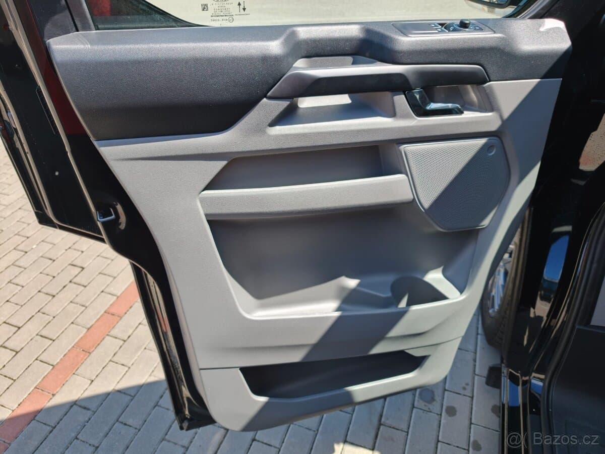 2025 Ford TOURNEO - 9