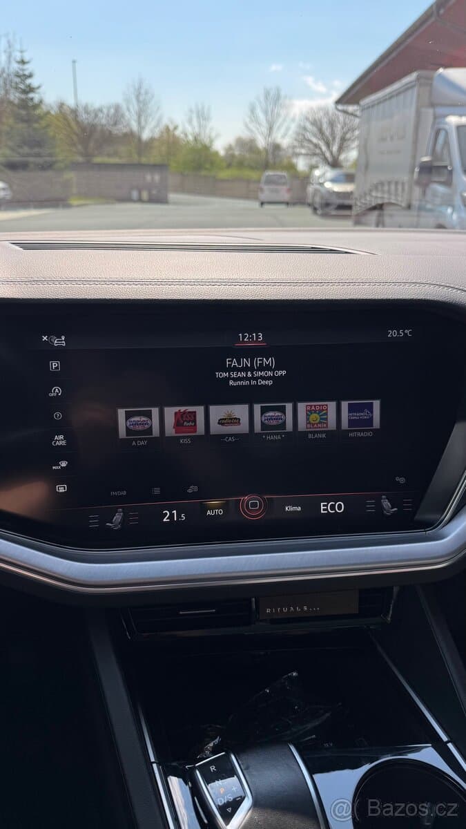 2019 Volkswagen TOUAREG - 9