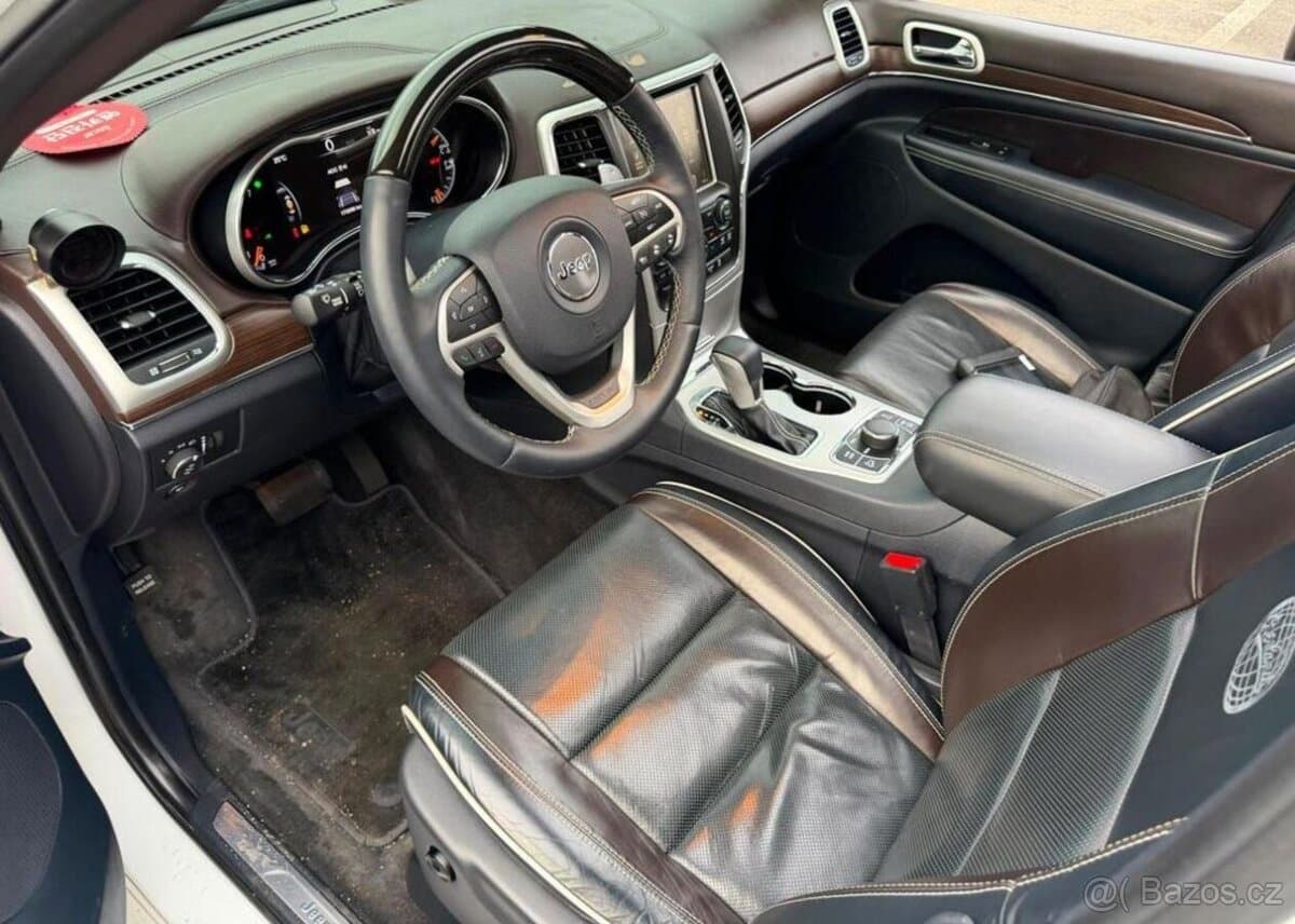 2017 Jeep CHEROKEE - 9