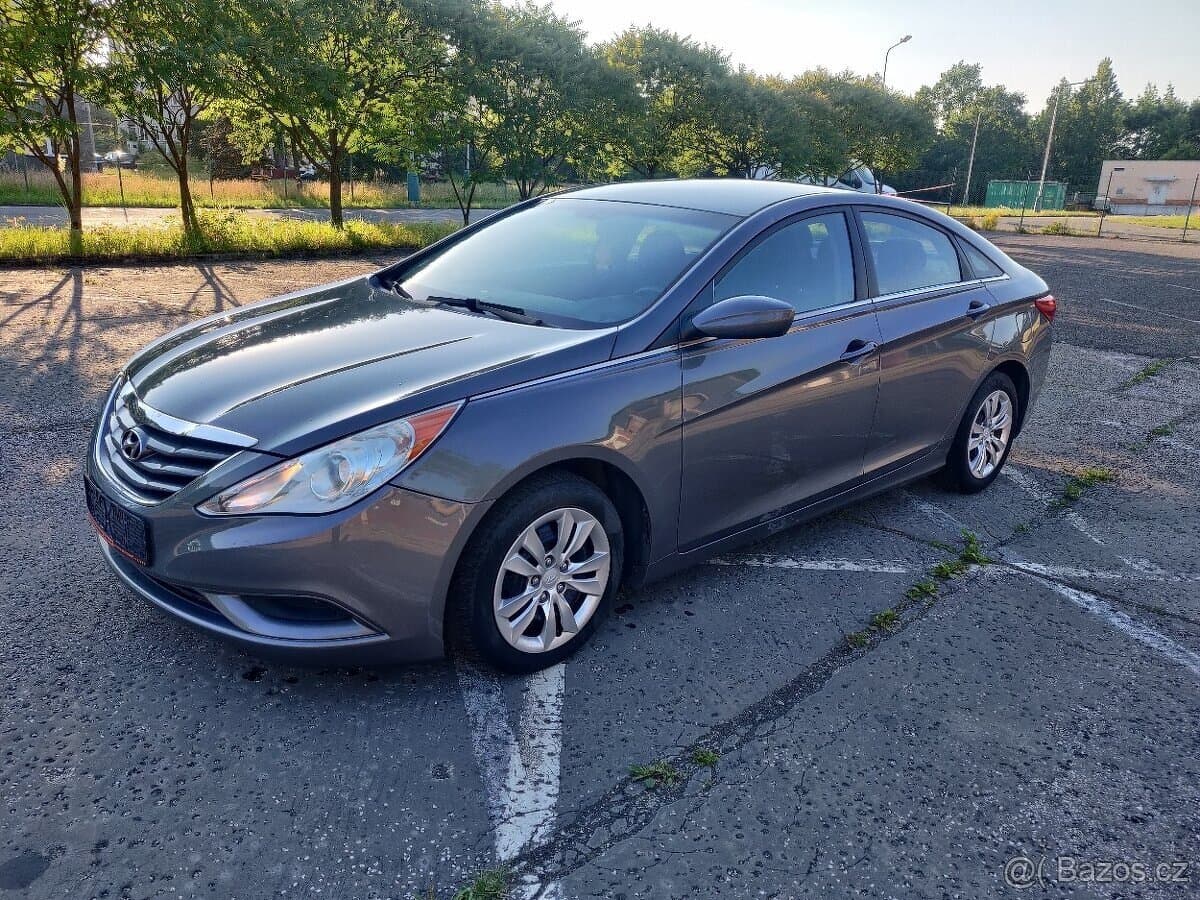 2010 Hyundai SONATA - 9
