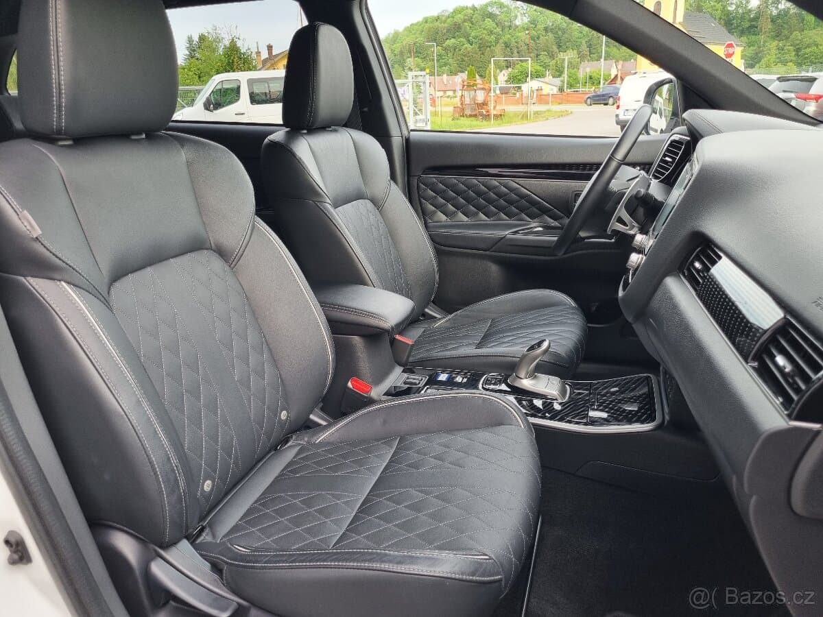 2021 Mitsubishi OUTLANDER - 9