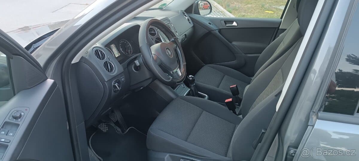 2015 Volkswagen TIGUAN - 9