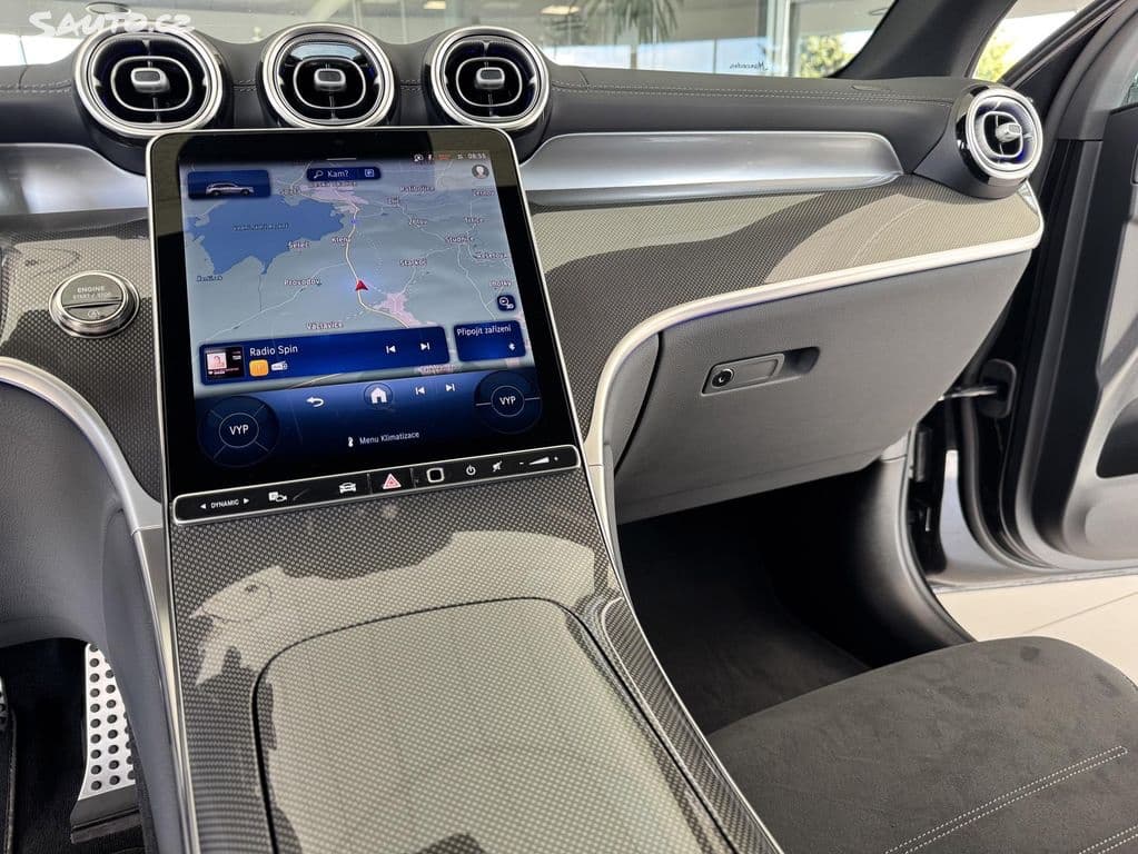 2025 Mercedes-Benz GLC - 9