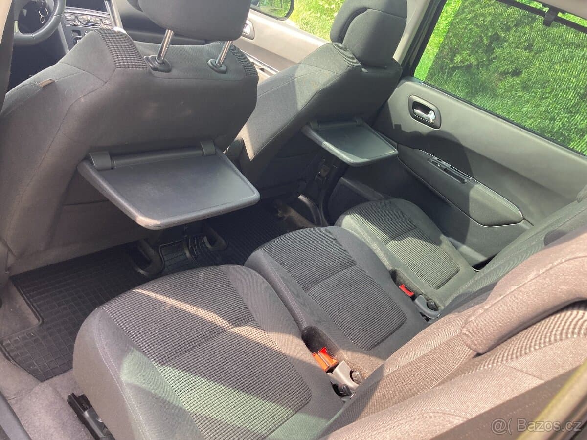 2012 Peugeot 5008 - 9