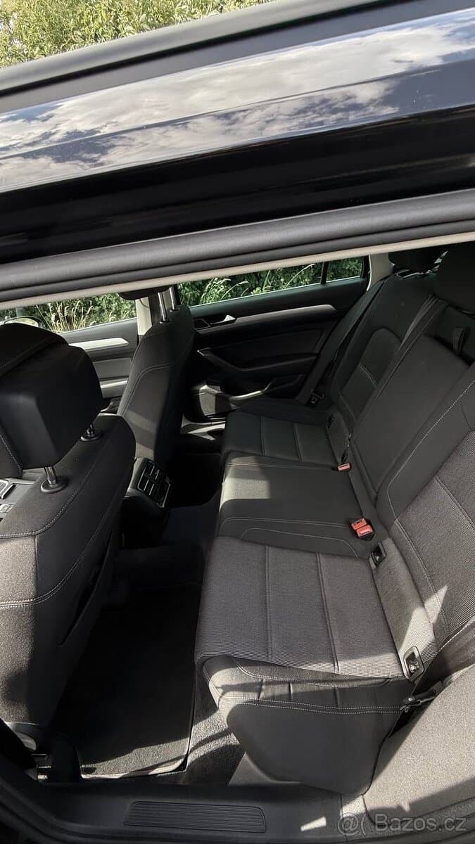 2016 Volkswagen PASSAT - 9