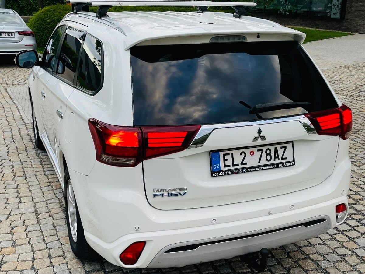 2020 Mitsubishi OUTLANDER - 9