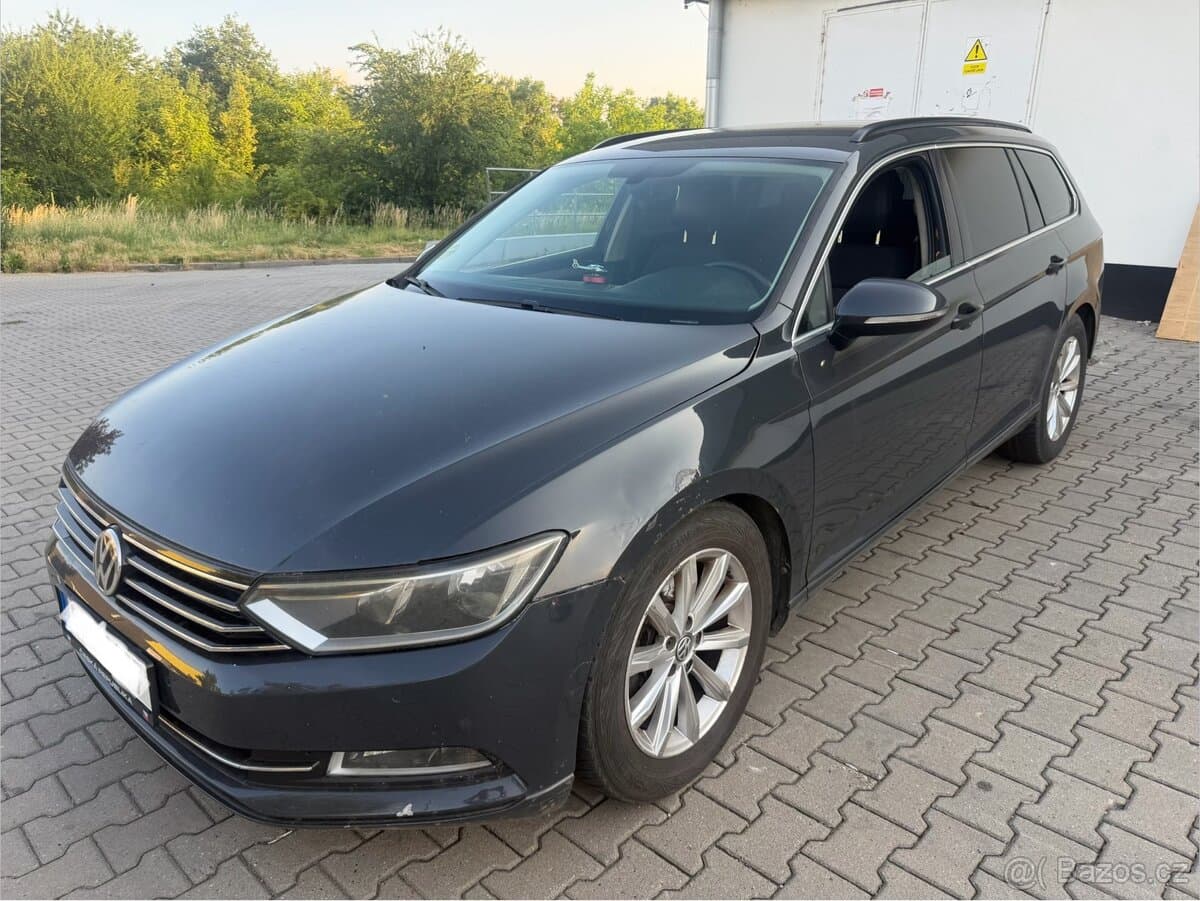 2015 Volkswagen PASSAT - 9