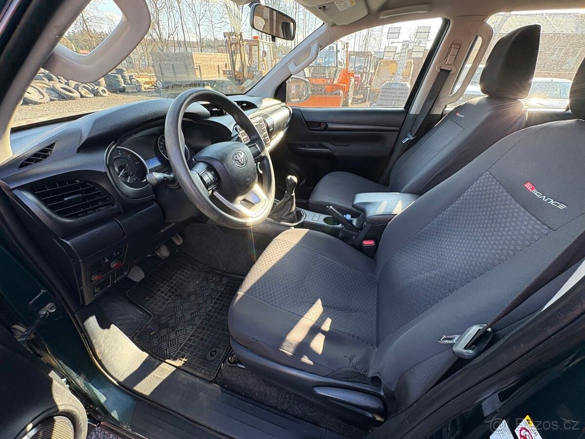 2017 Toyota HILUX - 9