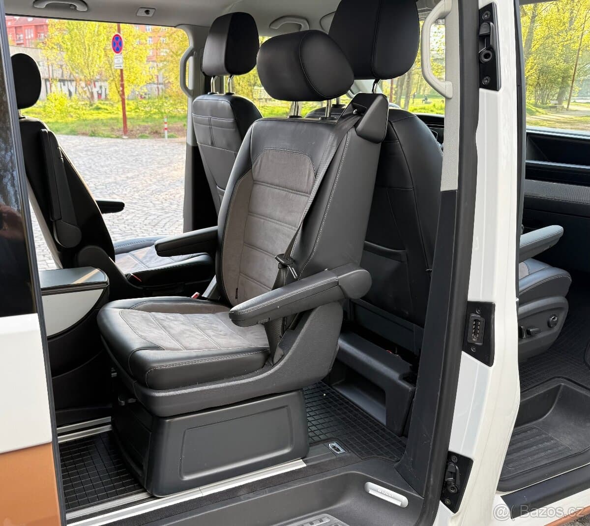2021 Volkswagen MULTIVAN - 9