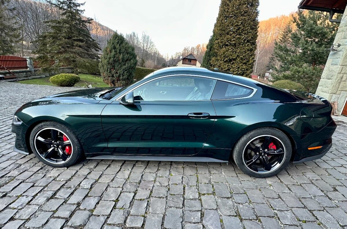 2020 Ford MUSTANG - 9