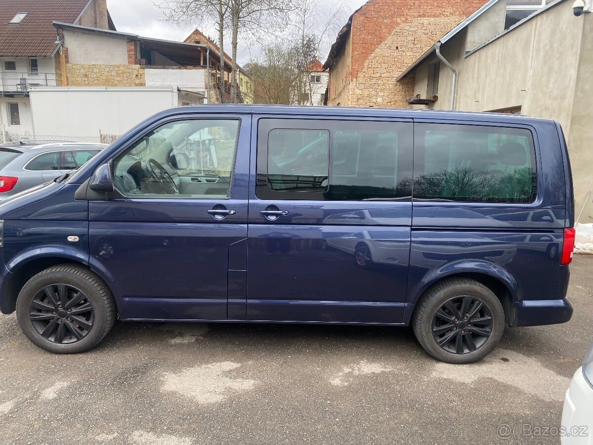 2010 Volkswagen MULTIVAN - 9
