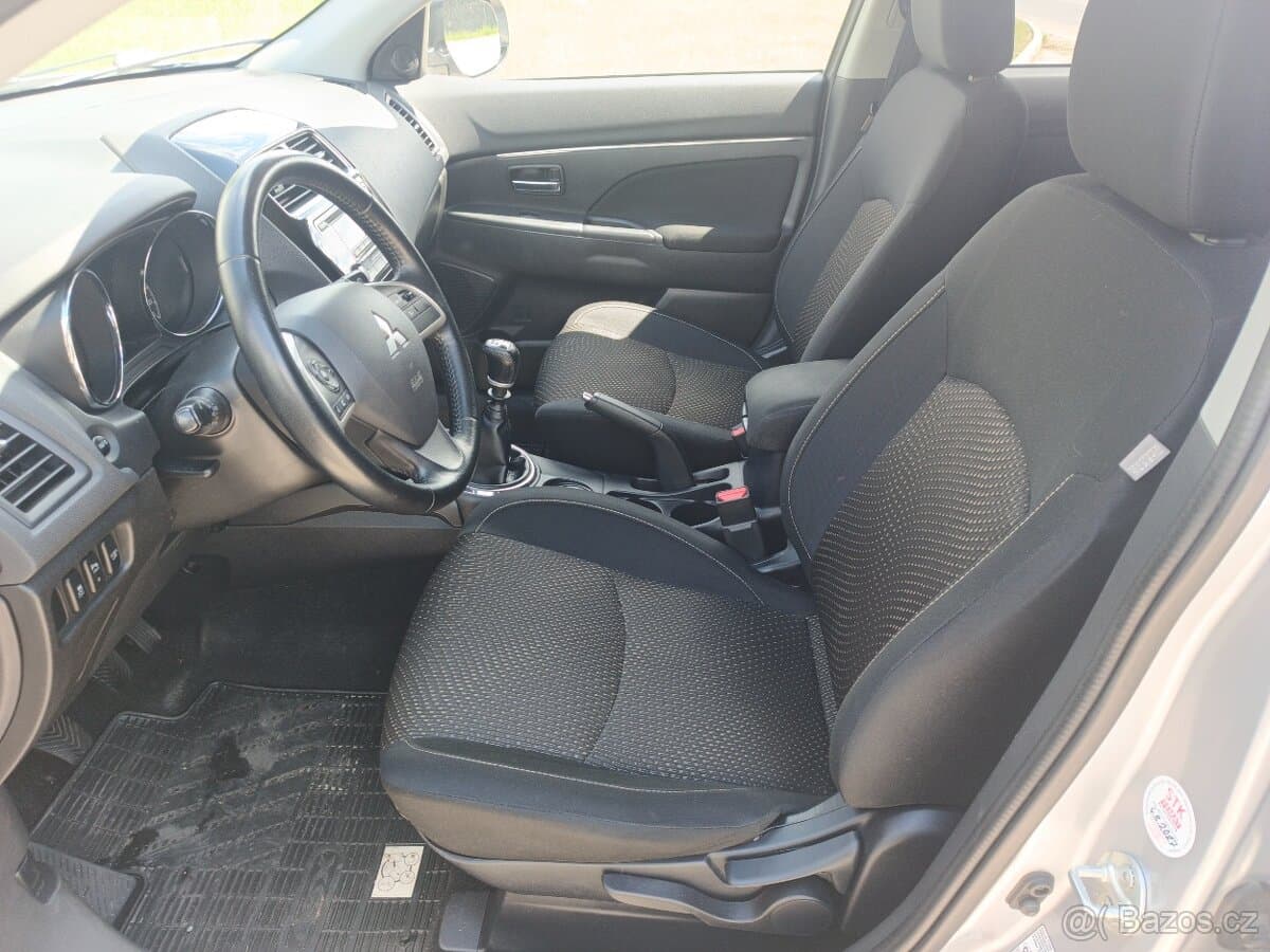 2015 Mitsubishi ASX - 9