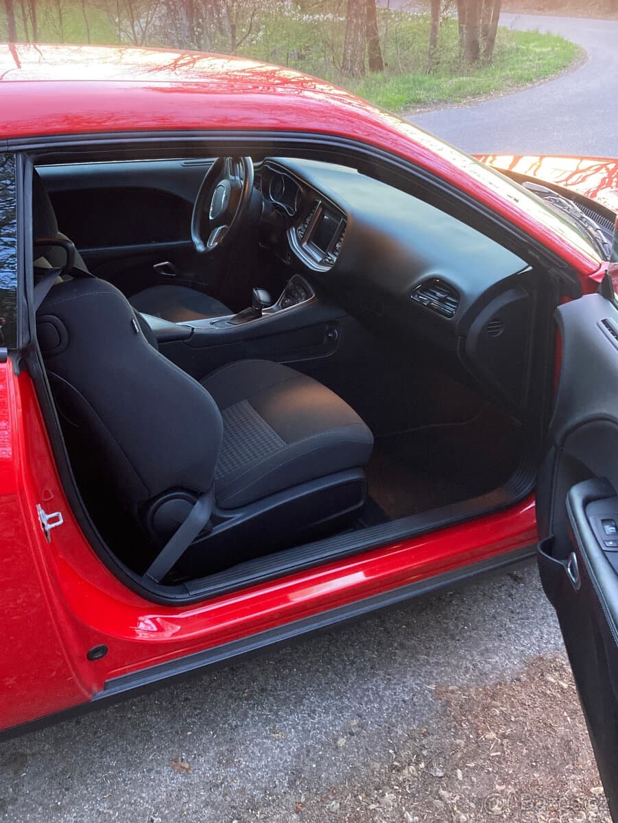 2019 Dodge CHALLENGER - 9