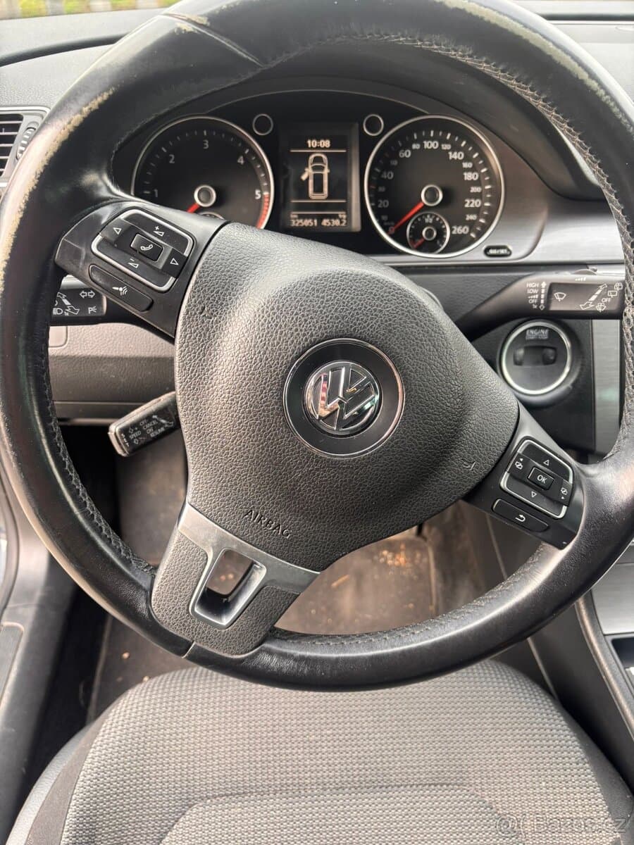 2012 Volkswagen PASSAT - 9