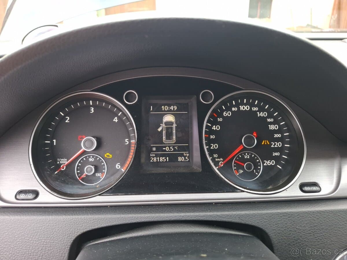 2014 Volkswagen PASSAT - 9