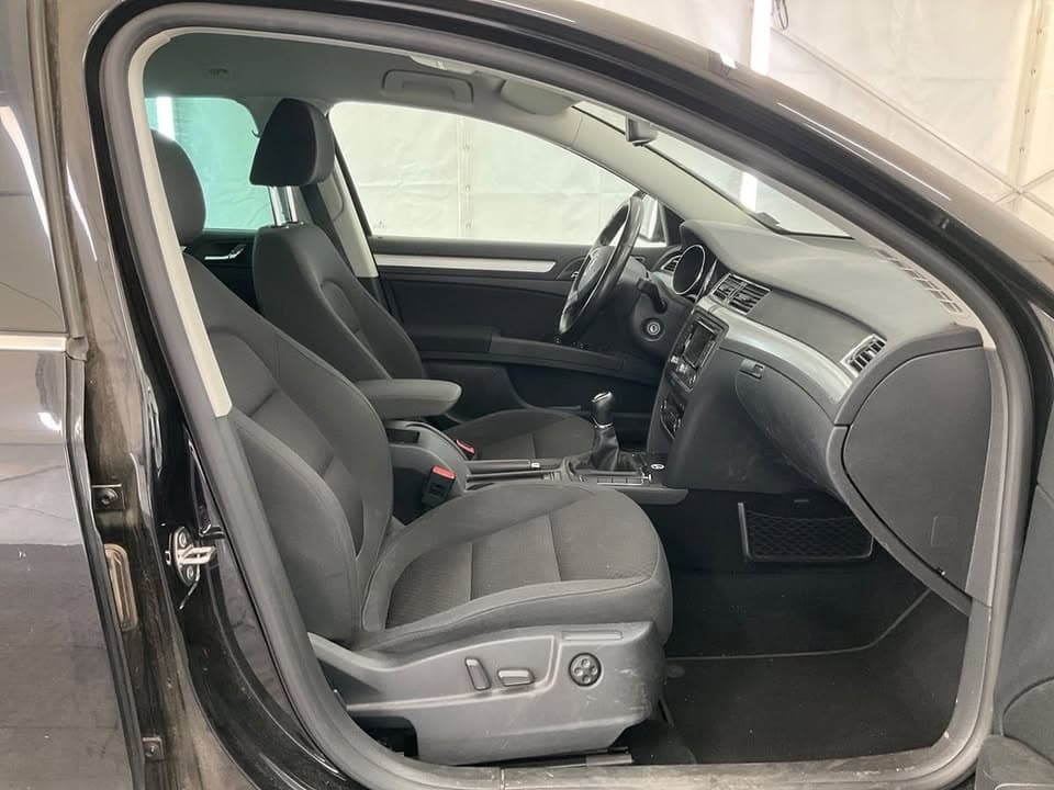 2015 Škoda SUPERB - 9