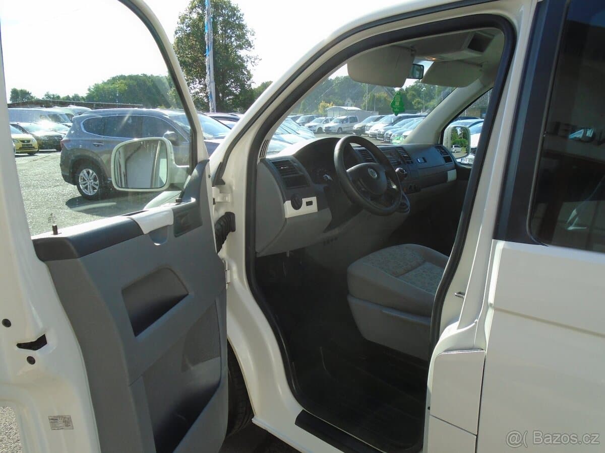 2009 Volkswagen CARAVELLE - 9