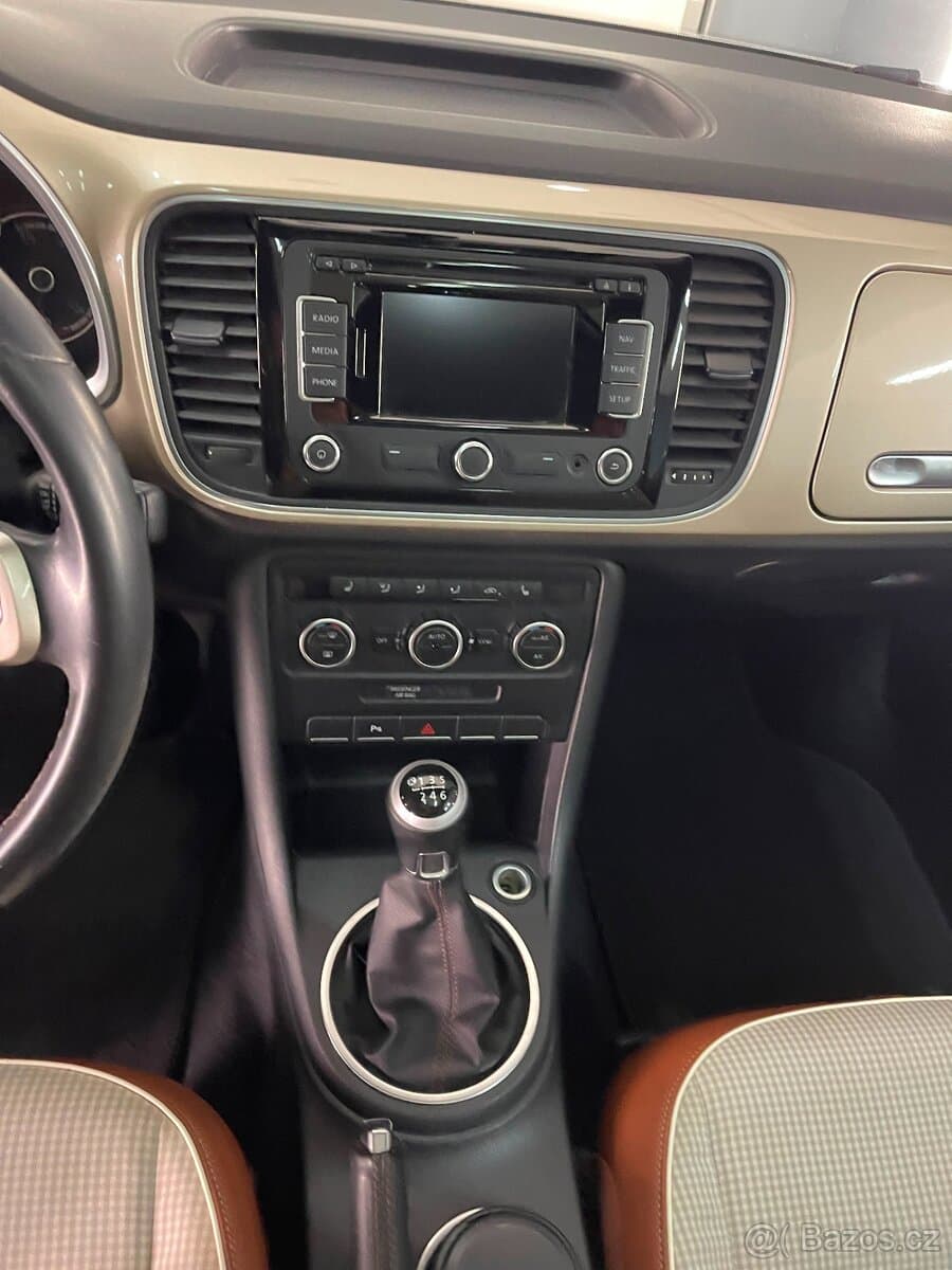 2014 Volkswagen BEETLE - 9