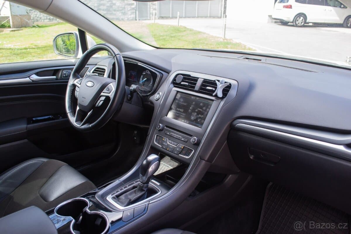 2015 Ford MONDEO - 9