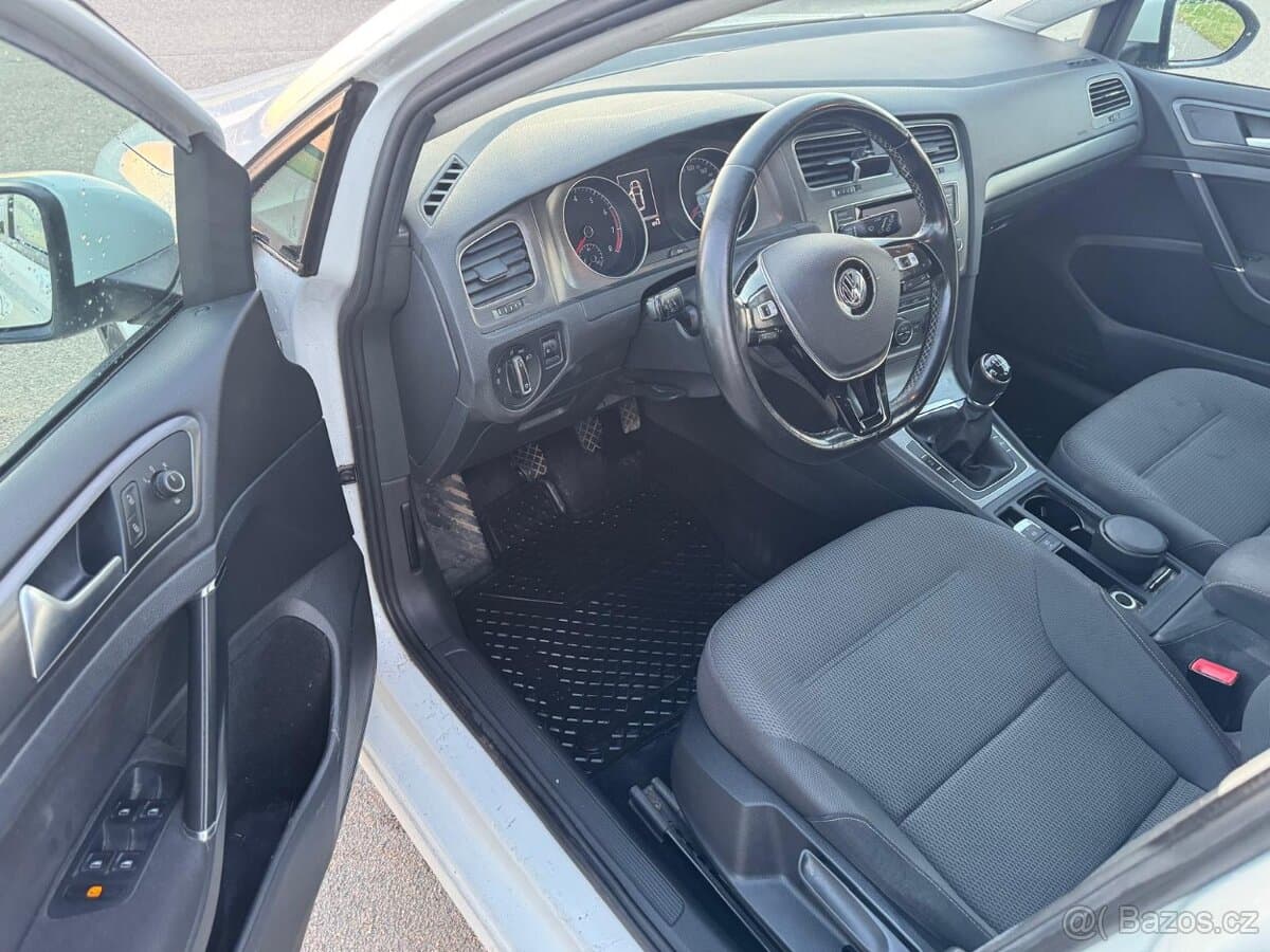 2013 Volkswagen GOLF - 9