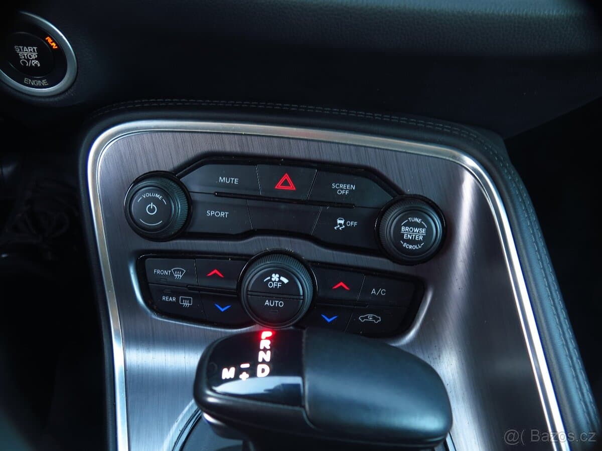 2018 Dodge CHALLENGER - 9