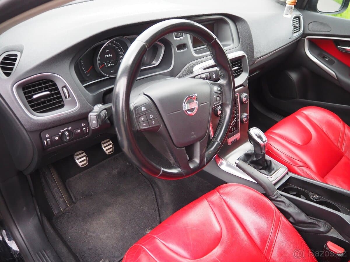 2015 Volvo V40 - 9