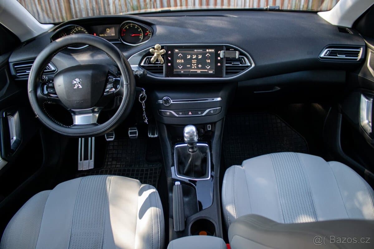 2018 Peugeot 308 - 9