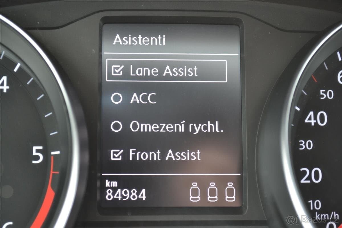 2019 Volkswagen PASSAT - 9
