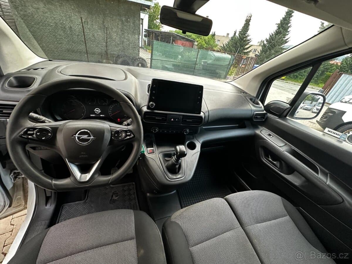 2022 Opel COMBO - 9