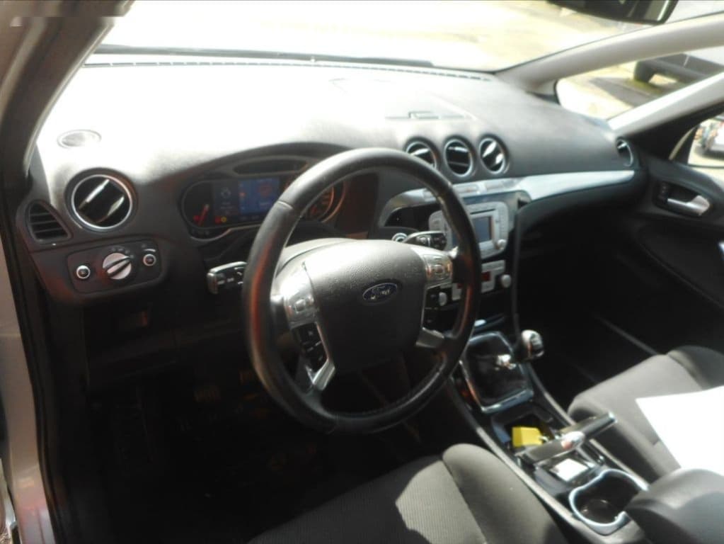 2010 Ford S-MAX - 9