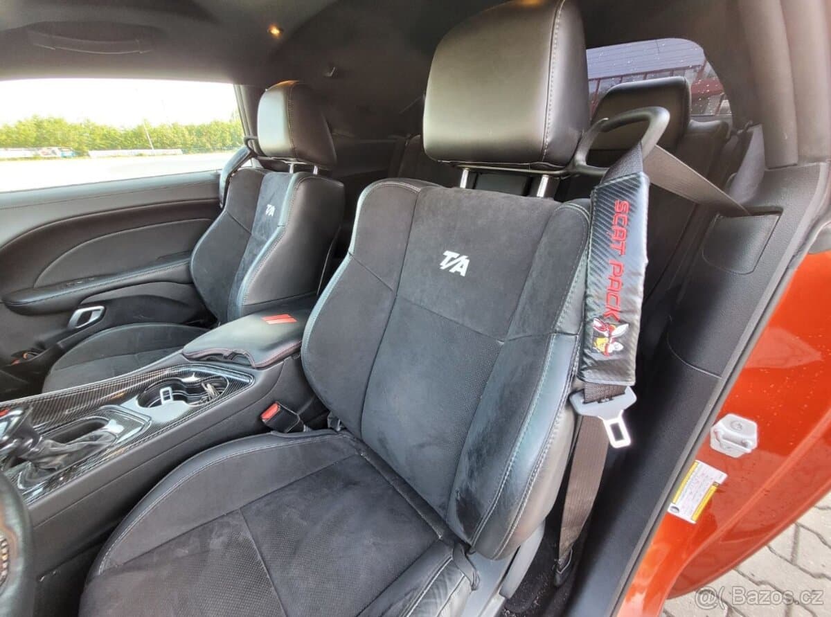 2021 Dodge CHALLENGER - 9
