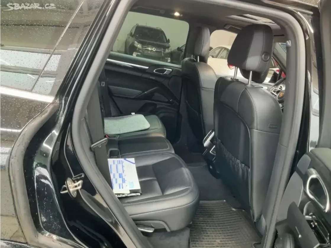 2016 Porsche CAYENNE - 9