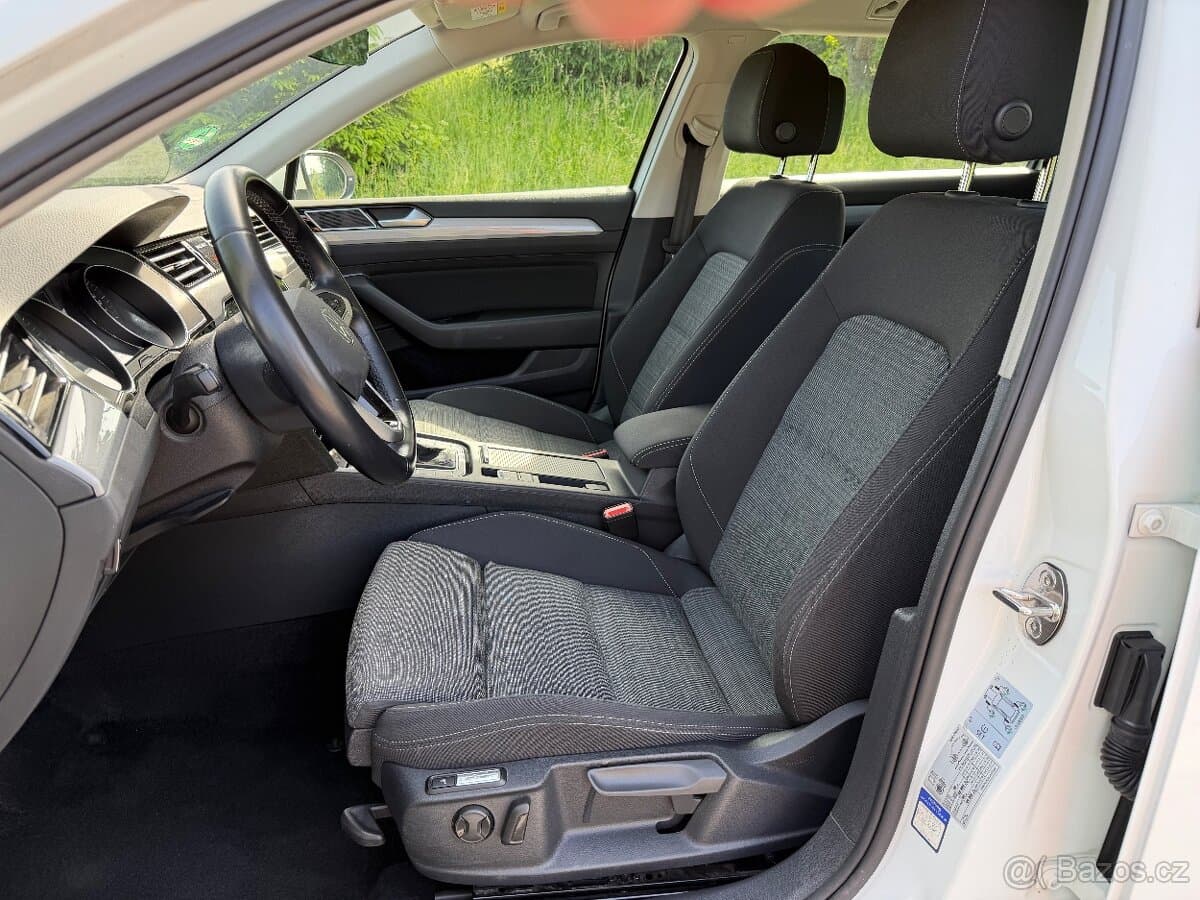 2021 Volkswagen PASSAT - 9