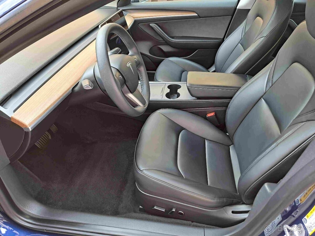 2023 Tesla MODEL 3 - 9