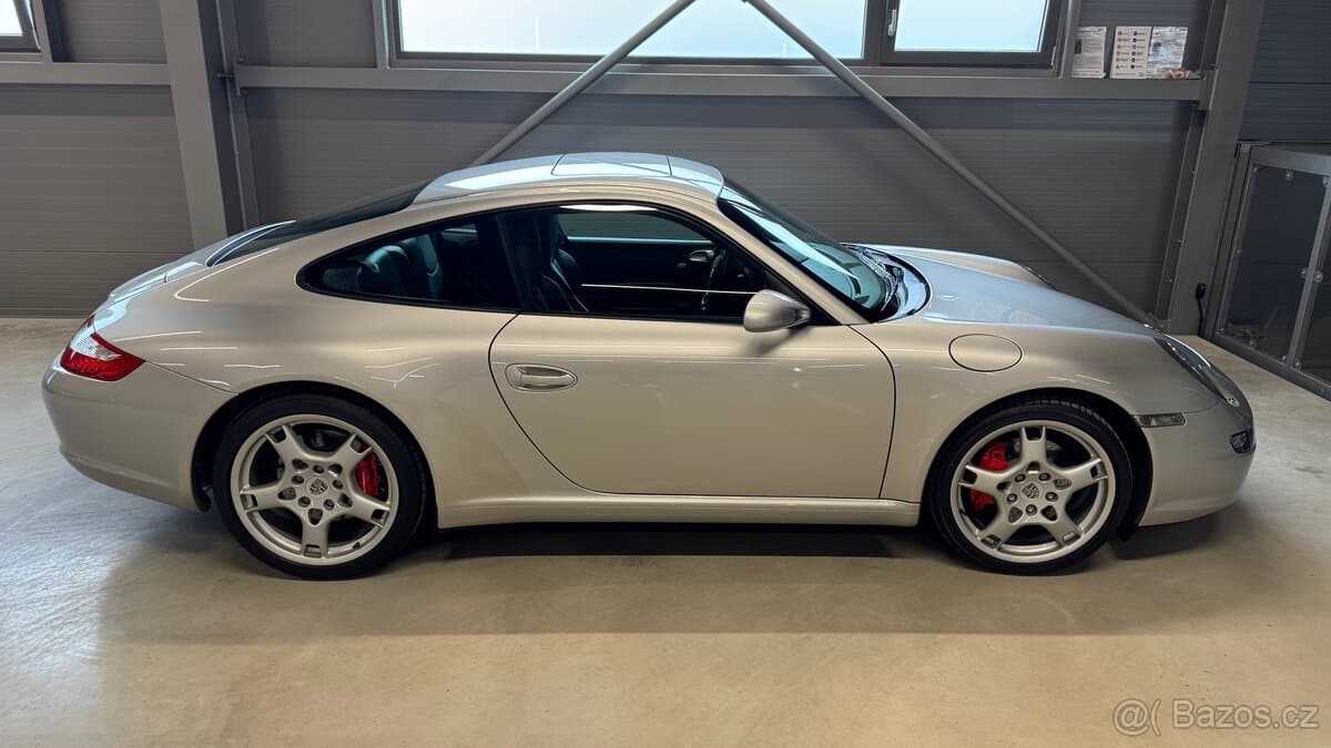 2005 Porsche 911 - 9