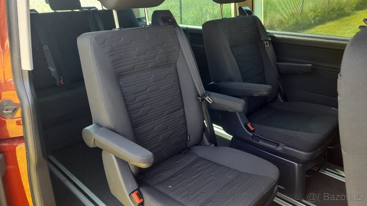 Volkswagen MULTIVAN - 9